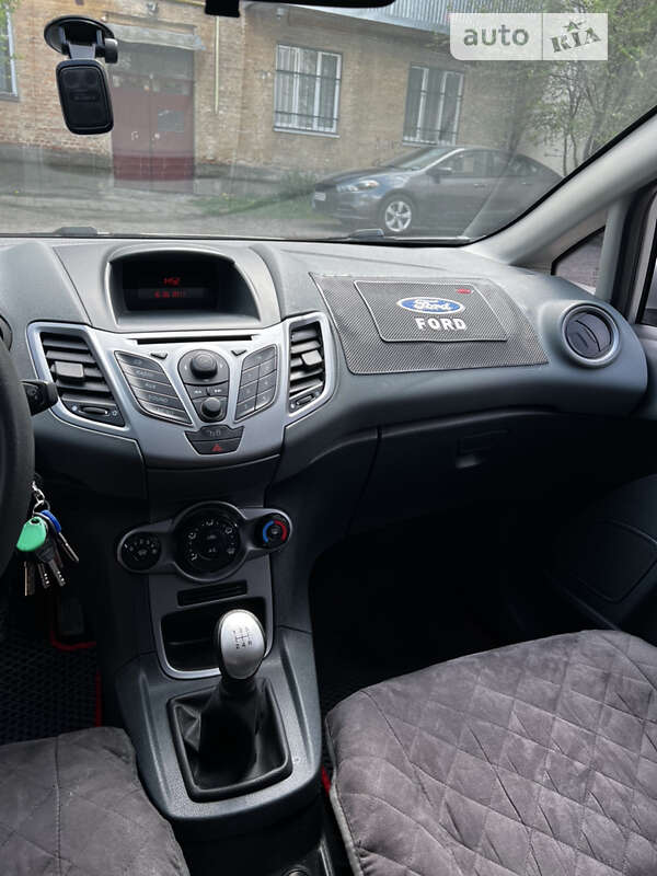 Хэтчбек Ford Fiesta 2010 в Львове фото 15 Хэтчбек Ford Fiesta 2010 в Львове