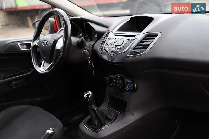 Хетчбек Ford Fiesta 2016 в Львові
