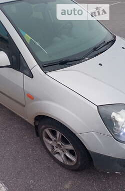 Хэтчбек Ford Fiesta 2007 в Полтаве