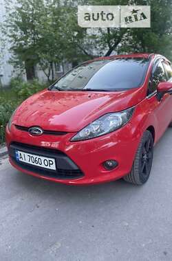 Хэтчбек Ford Fiesta 2010 в Глухове