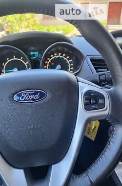 Хэтчбек Ford Fiesta 2014 в Чорткове
