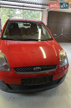 Хэтчбек Ford Fiesta 2006 в 