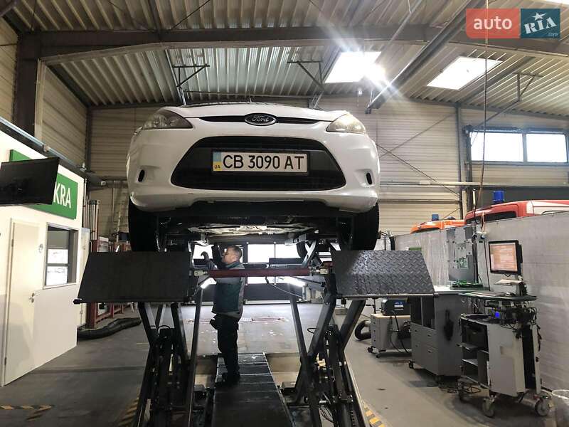 Хетчбек Ford Fiesta 2011 в Києві