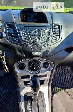 Седан Ford Fiesta 2015 в Дніпрі