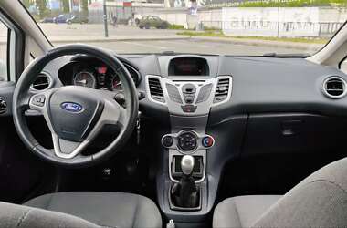 Хэтчбек Ford Fiesta 2012 в Киеве