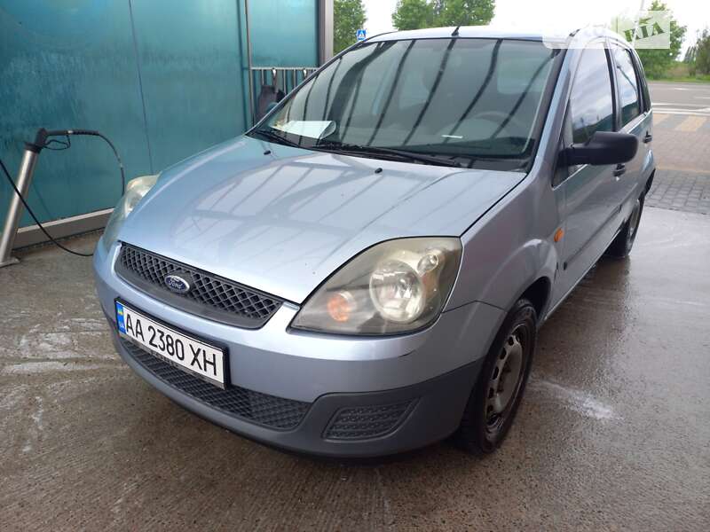 Хэтчбек Ford Fiesta 2006 в Киеве