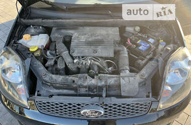 Хэтчбек Ford Fiesta 2008 в Львове