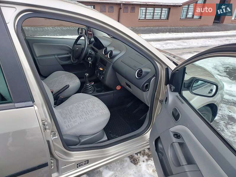Хэтчбек Ford Fiesta 2003 в Киеве фото 13 Хэтчбек Ford Fiesta 2003 в Киеве
