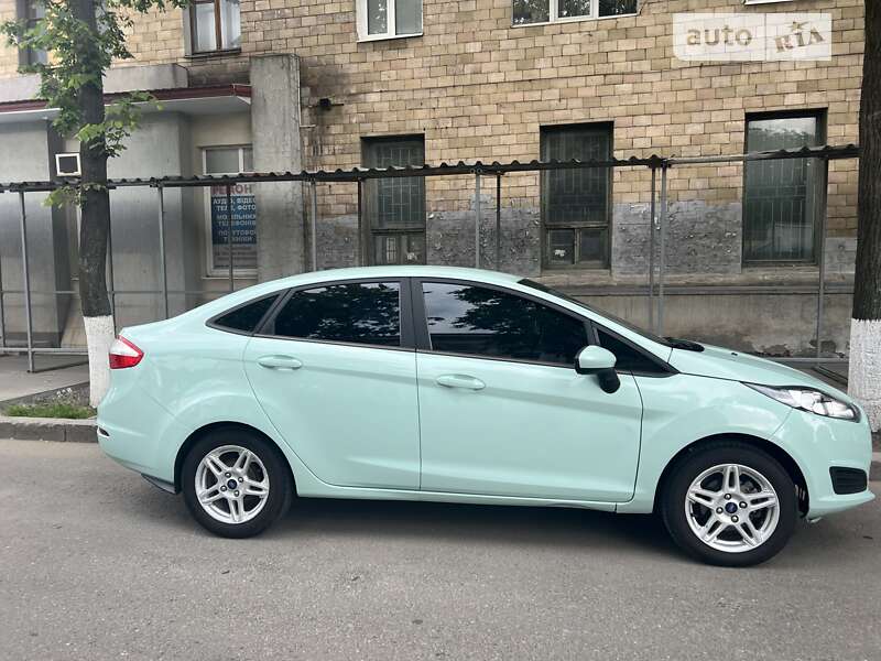 Седан Ford Fiesta 2017 в Харькове