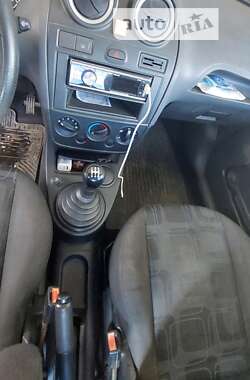 Хэтчбек Ford Fiesta 2005 в Константиновке