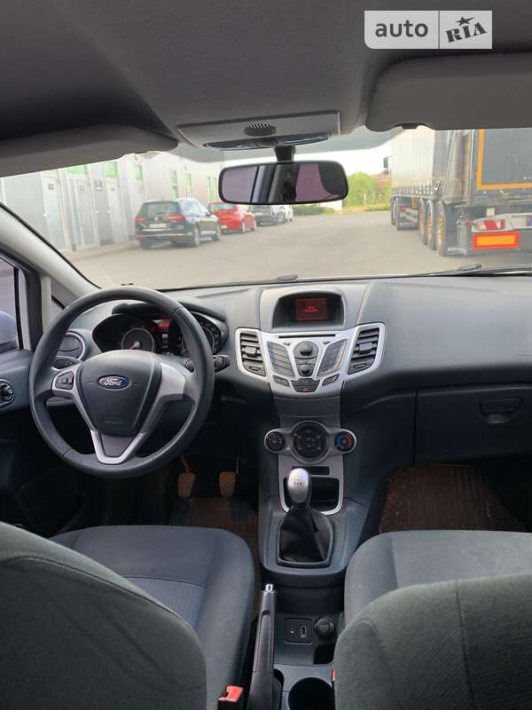 Хэтчбек Ford Fiesta 2012 в Мукачево