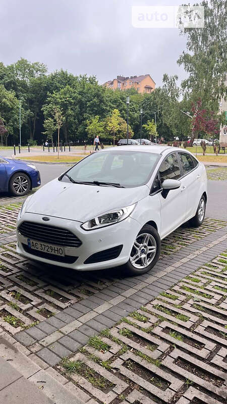 Седан Ford Fiesta 2017 в Луцке