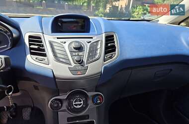 Хэтчбек Ford Fiesta 2009 в 