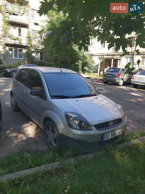 Хэтчбек Ford Fiesta 2008 в 