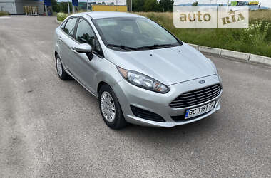 Седан Ford Fiesta 2015 в Львові