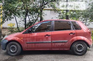 Хэтчбек Ford Fiesta 2006 в 