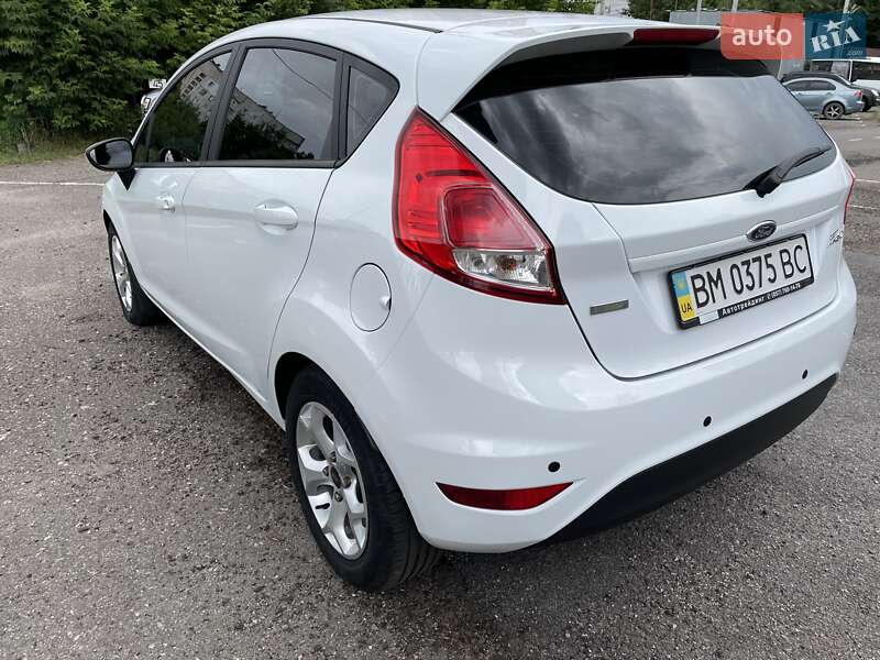 Хэтчбек Ford Fiesta 2015 в Харькове