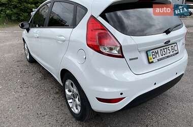 Хэтчбек Ford Fiesta 2015 в 