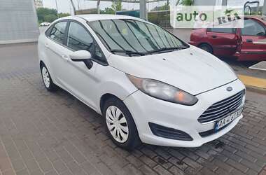 Седан Ford Fiesta 2015 в Києві