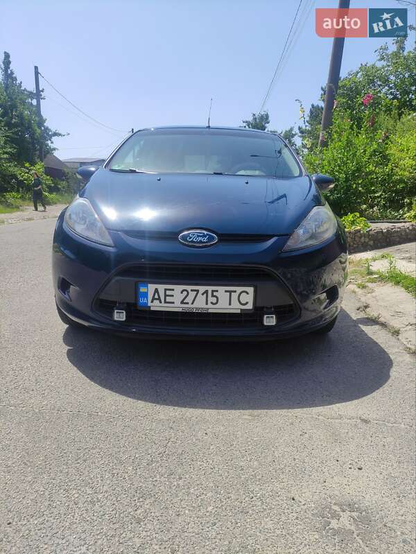 Хэтчбек Ford Fiesta 2010 в Каменском