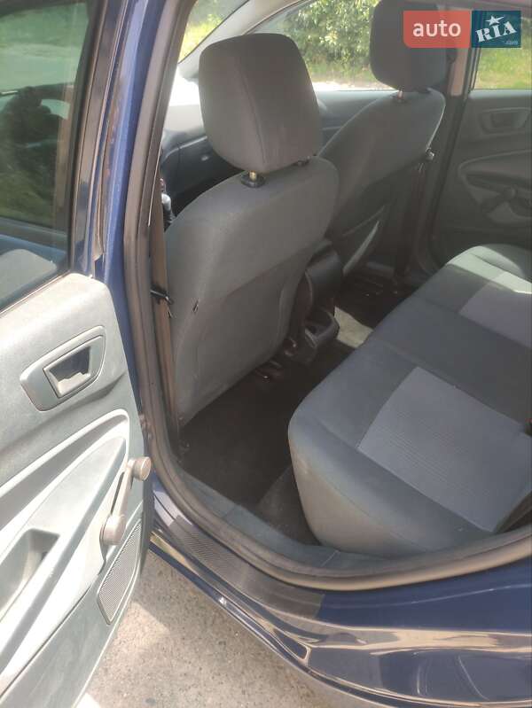 Хэтчбек Ford Fiesta 2010 в Каменском