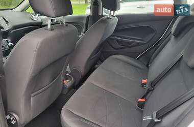 Хэтчбек Ford Fiesta 2016 в Ужгороде