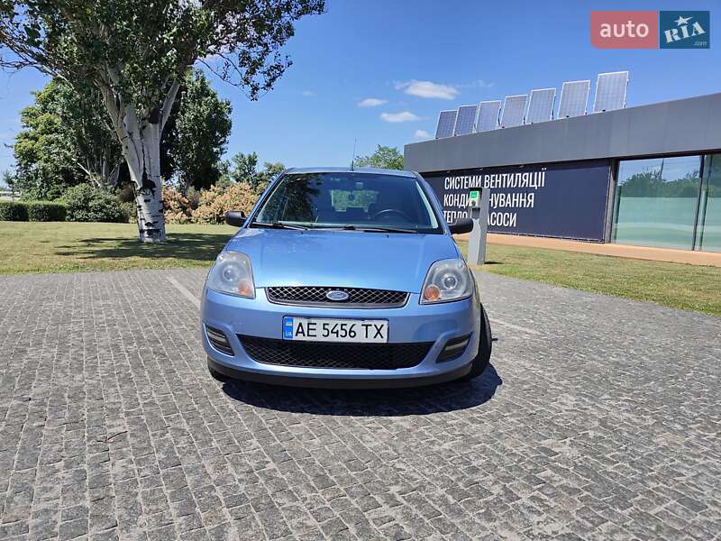 Хэтчбек Ford Fiesta 2002 в Днепре