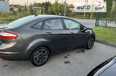 Седан Ford Fiesta 2016 в Чорткове