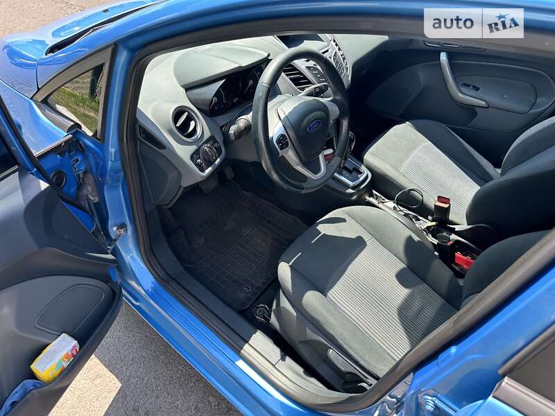 Хэтчбек Ford Fiesta 2010 в Киеве