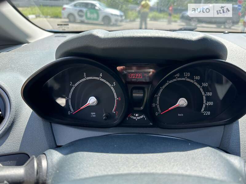 Хэтчбек Ford Fiesta 2010 в Киеве