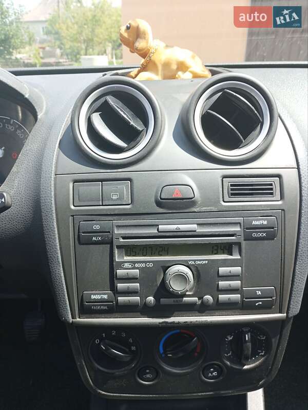 Хэтчбек Ford Fiesta 2006 в Ивано-Франковске