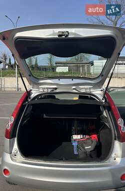 Хэтчбек Ford Fiesta 2005 в  фото 23 Хэтчбек Ford Fiesta 2005 в
