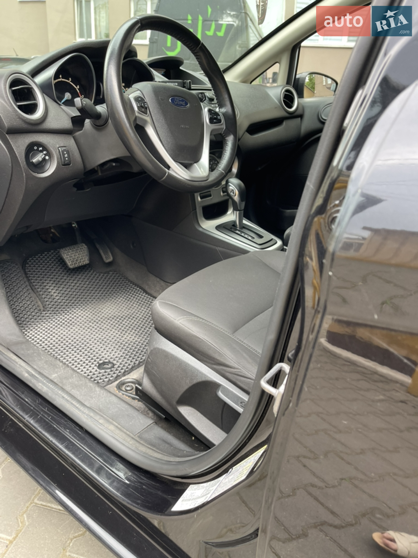 2013 Ford Fiesta - мініатюра 11