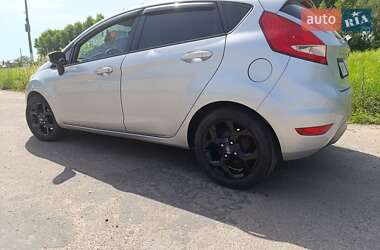 Хетчбек Ford Fiesta 2010 в Сумах