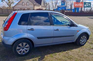 Хэтчбек Ford Fiesta 2007 в 