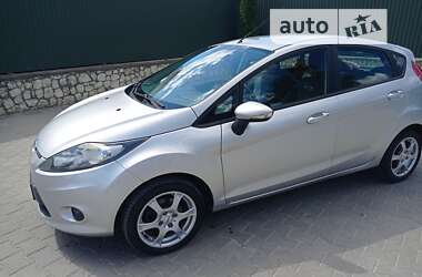 Хэтчбек Ford Fiesta 2008 в Волочиске