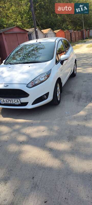 Хетчбек Ford Fiesta 2016 в Черкасах