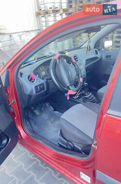 Хэтчбек Ford Fiesta 2007 в 