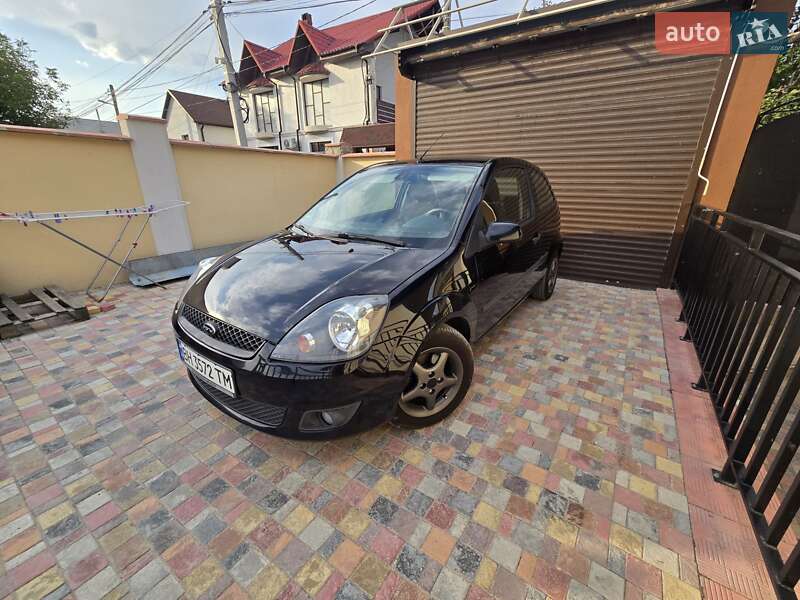 Хэтчбек Ford Fiesta 2007 в 