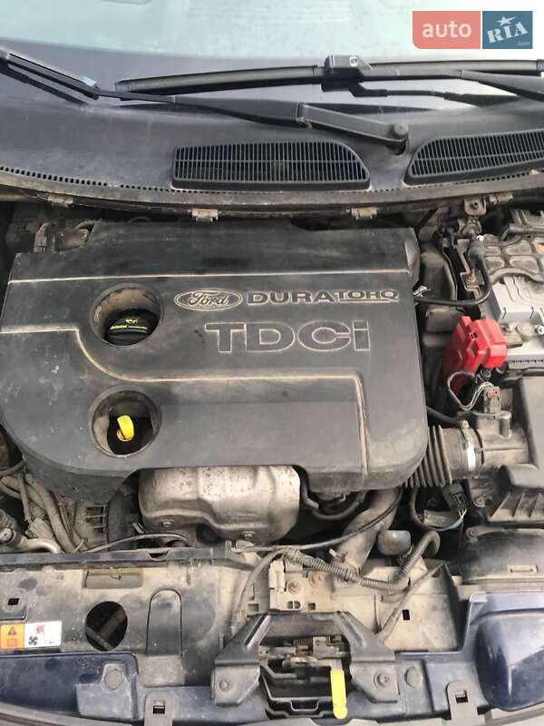 Хэтчбек Ford Fiesta 2012 в Теребовле