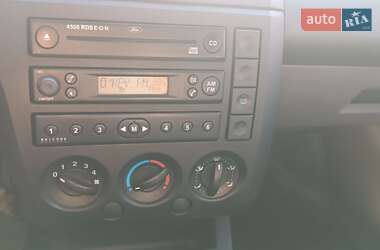 Хэтчбек Ford Fiesta 2007 в 