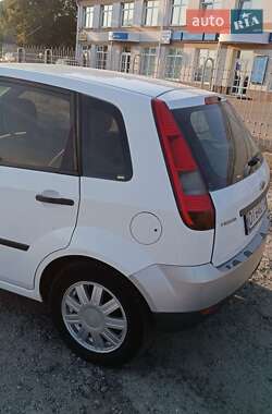 Хэтчбек Ford Fiesta 2007 в 