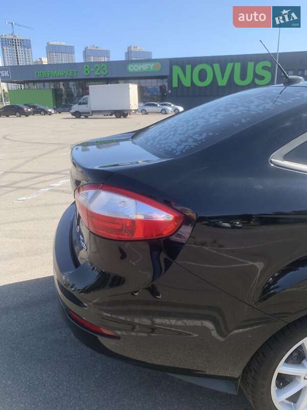Седан Ford Fiesta 2018 в Києві