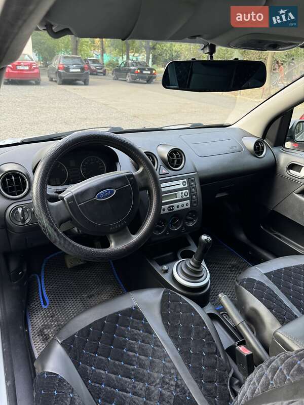 Хетчбек Ford Fiesta 2003 в Одесі фото 7 Хетчбек Ford Fiesta 2003 в Одесі