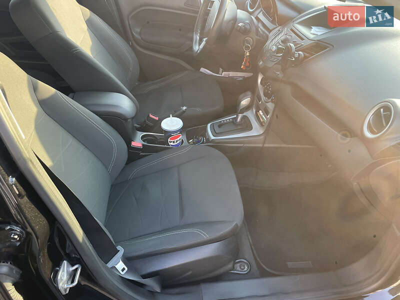 Хетчбек Ford Fiesta 2014 в Києві