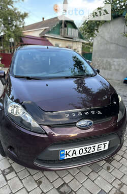 Хэтчбек Ford Fiesta 2010 в Теофиполе