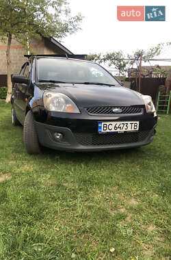 Хэтчбек Ford Fiesta 2008 в Новояворовске