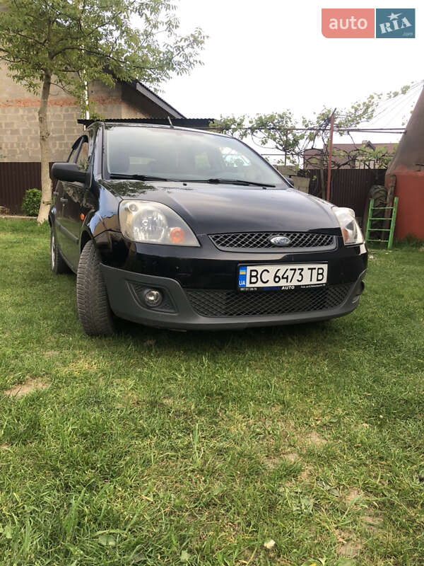 Хэтчбек Ford Fiesta 2008 в Новояворовске фото 2 Хэтчбек Ford Fiesta 2008 в Новояворовске