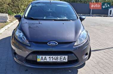 Хэтчбек Ford Fiesta 2012 в 