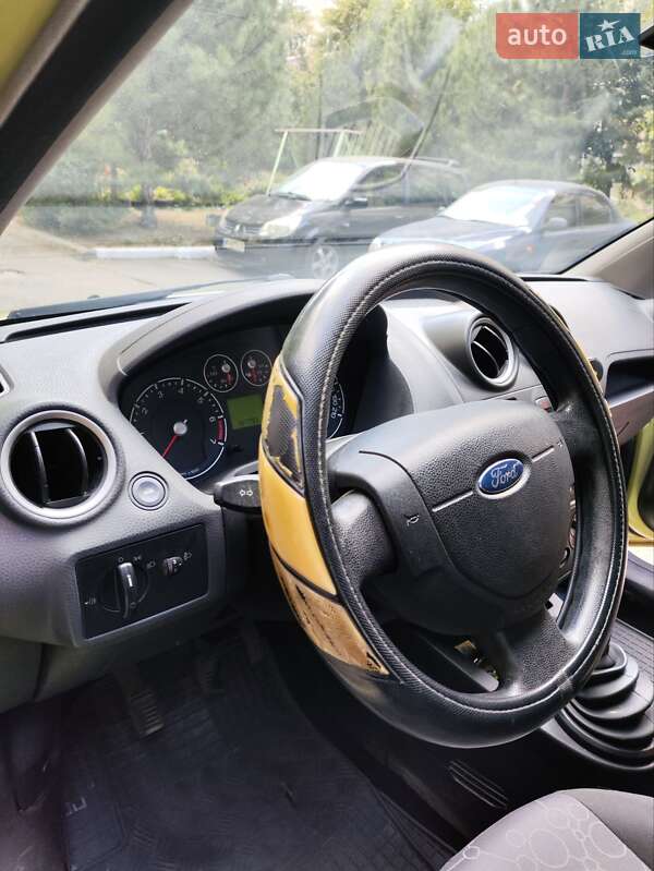 Хэтчбек Ford Fiesta 2006 в Запорожье